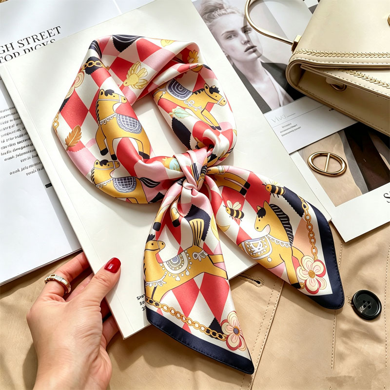 Foulards en soie pour femmes 7 - Women Accessories Brands avis et prix