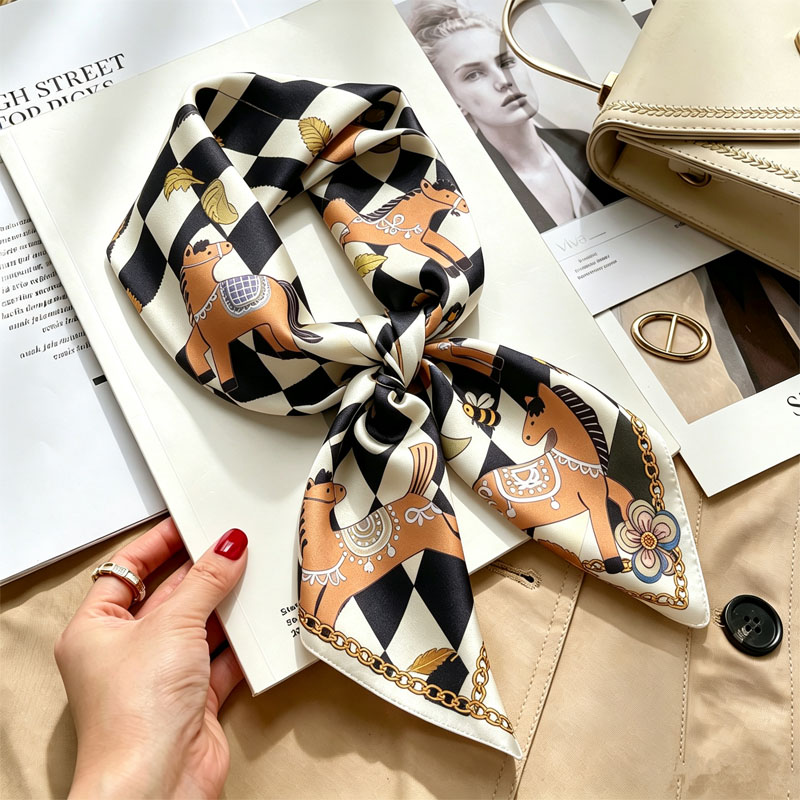 Foulards en soie pour femmes 7 - Women Accessories Brands avis et prix