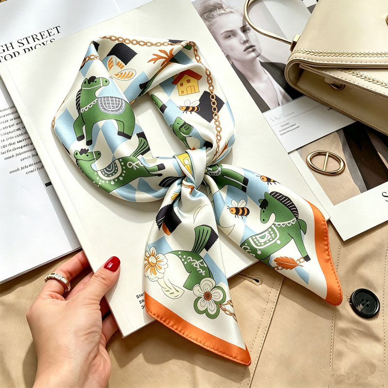 Foulards en soie pour femmes 7 - Women Accessories Brands avis et prix