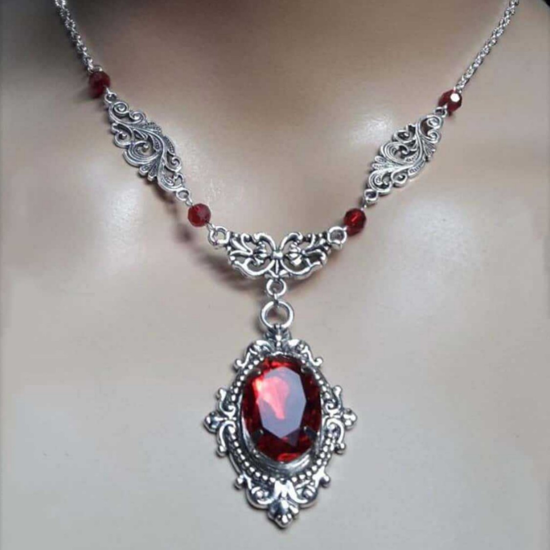 Collier goutte d'eau magique v - Women'S Victorian Accessories avis et prix