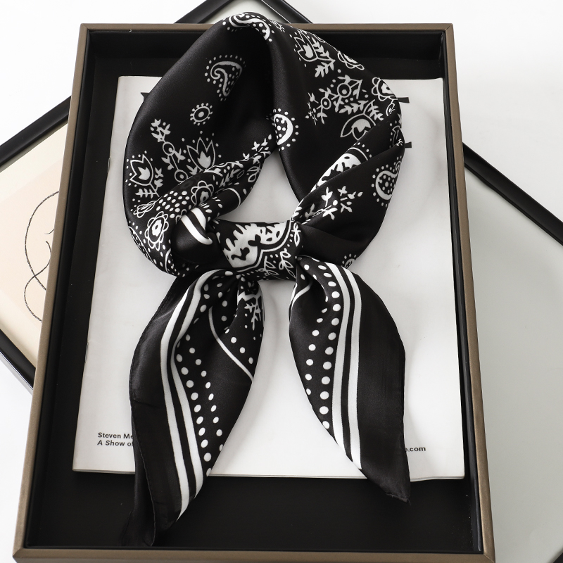 Marque de luxe soie carré Pais - Women Accessories Brands avis et prix