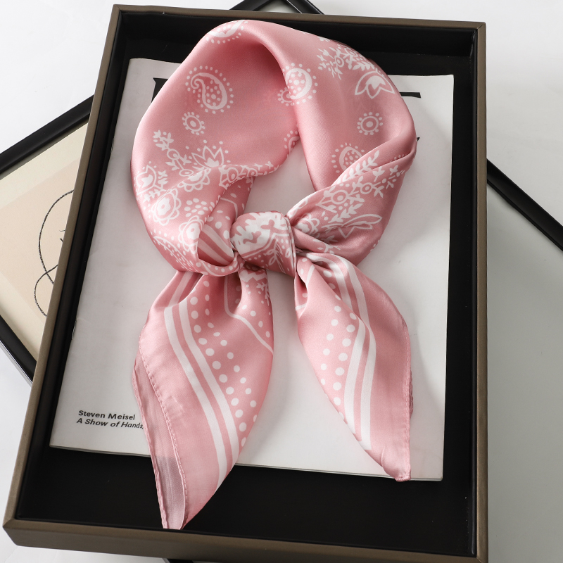 Marque de luxe soie carré Pais - Women Accessories Brands avis et prix